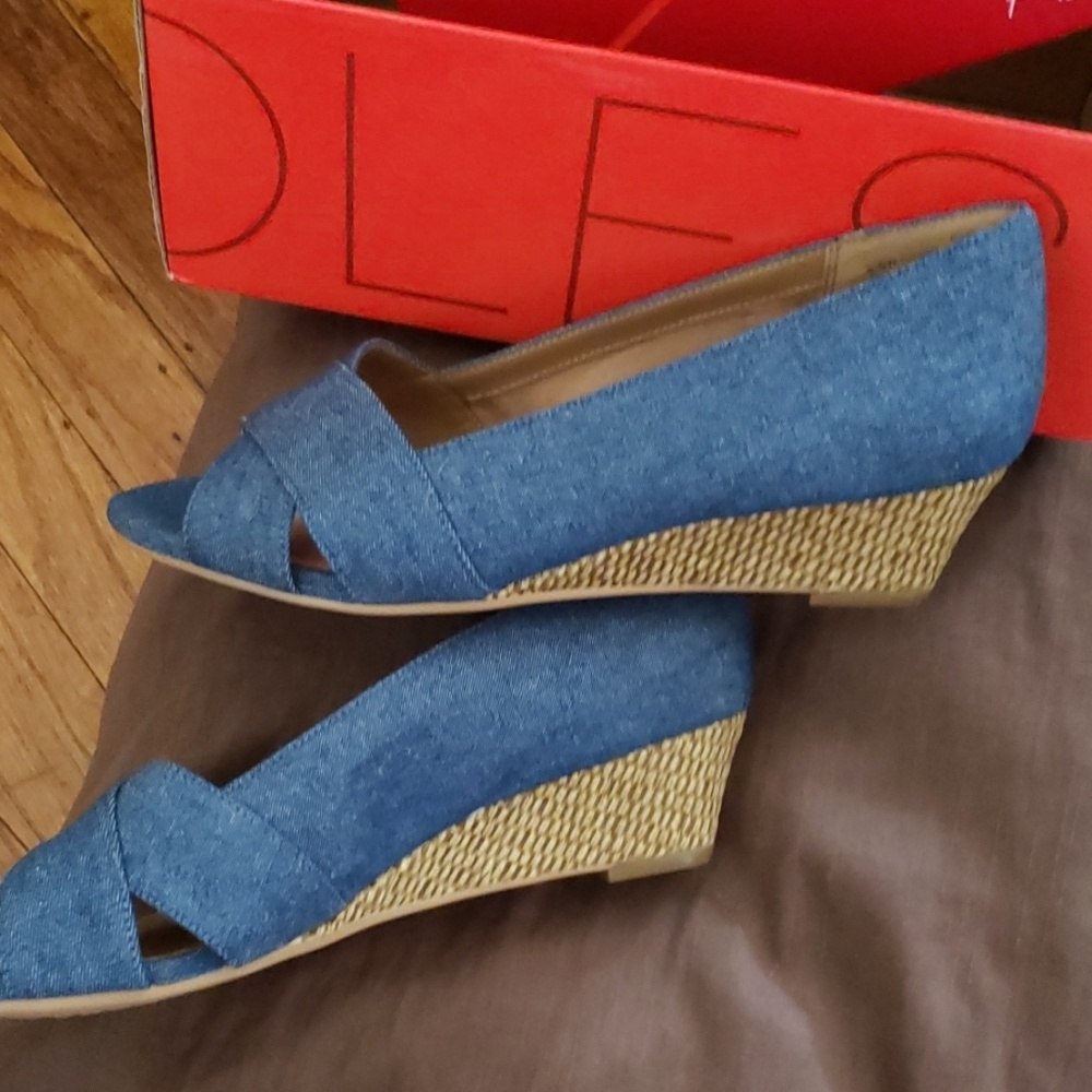 Shoes - Picture 2 of 2